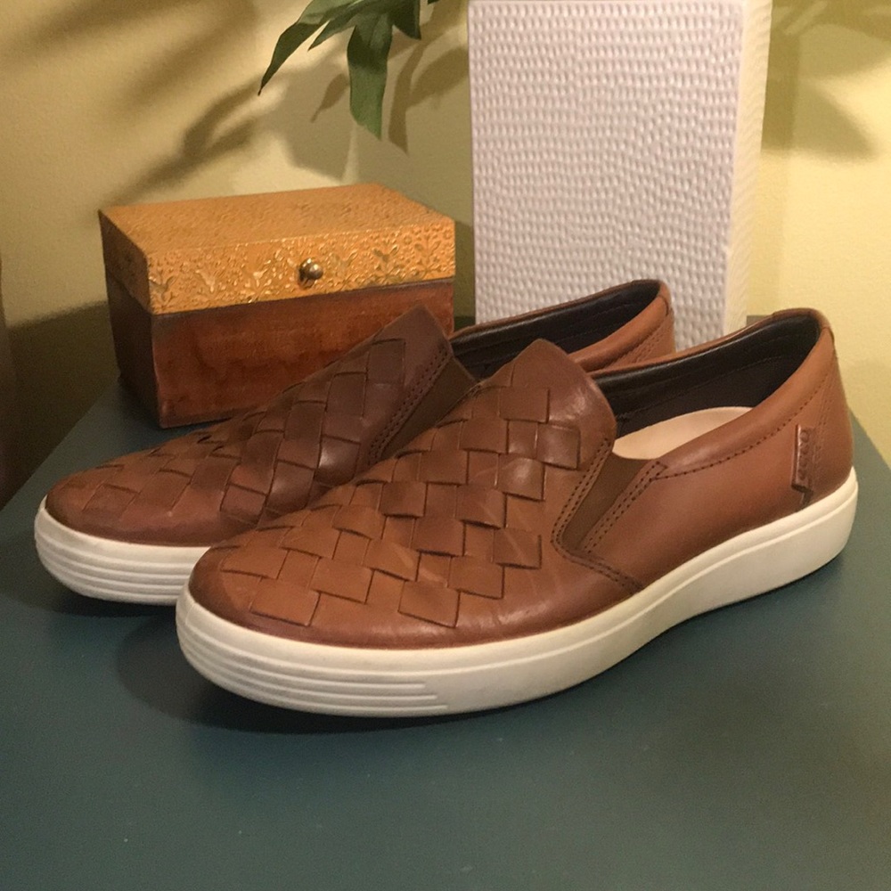 ECCO Soft woven slip on mahogany leather
